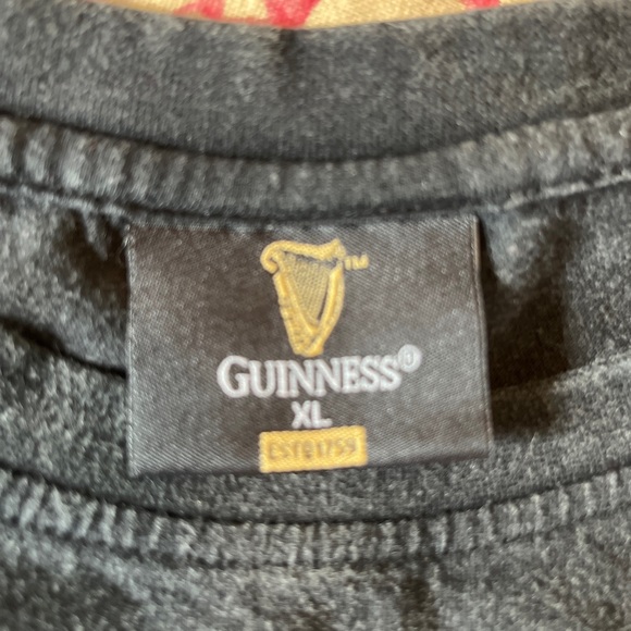 Vintage GUINNESS Size XL Toucan Graphic Tee Black Tee T-Shirt Distressed  Beer - Picture 8 of 11